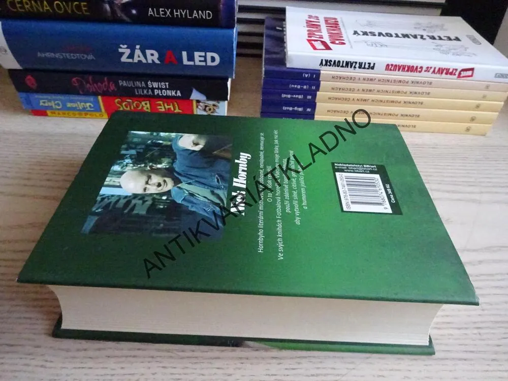 OMNIBUS, NICK HORNBY, **an