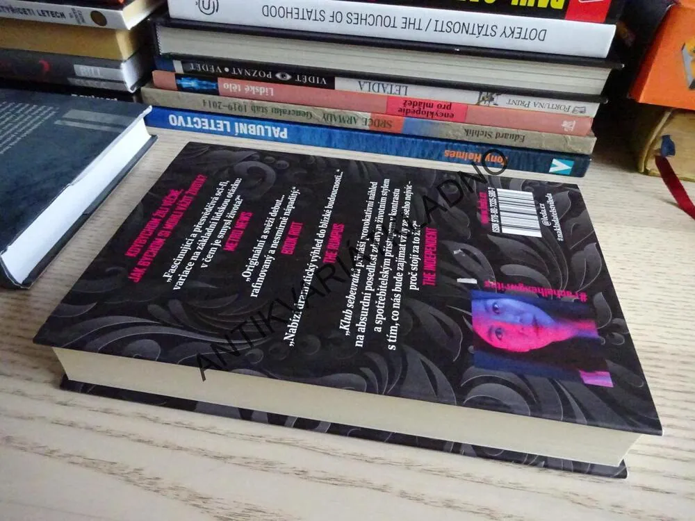 KLUB SEBEVRAHŮ, RACHEL HENGOVÁ, **an