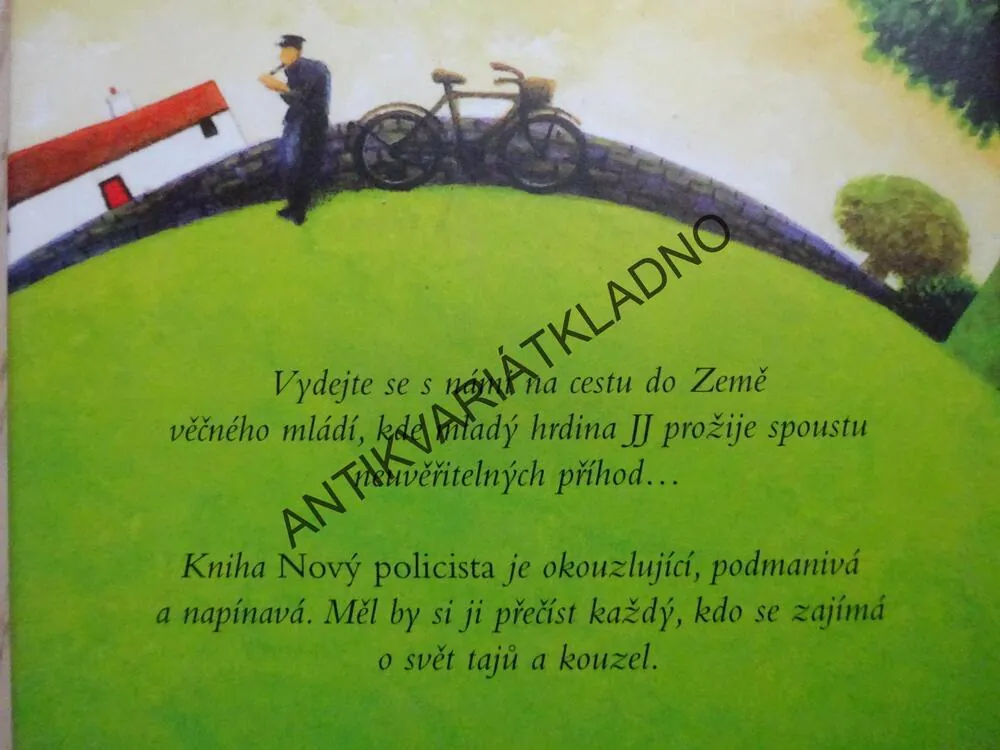 NOVÝ POLICISTA, KATE THOMPSONOVÁ, **an