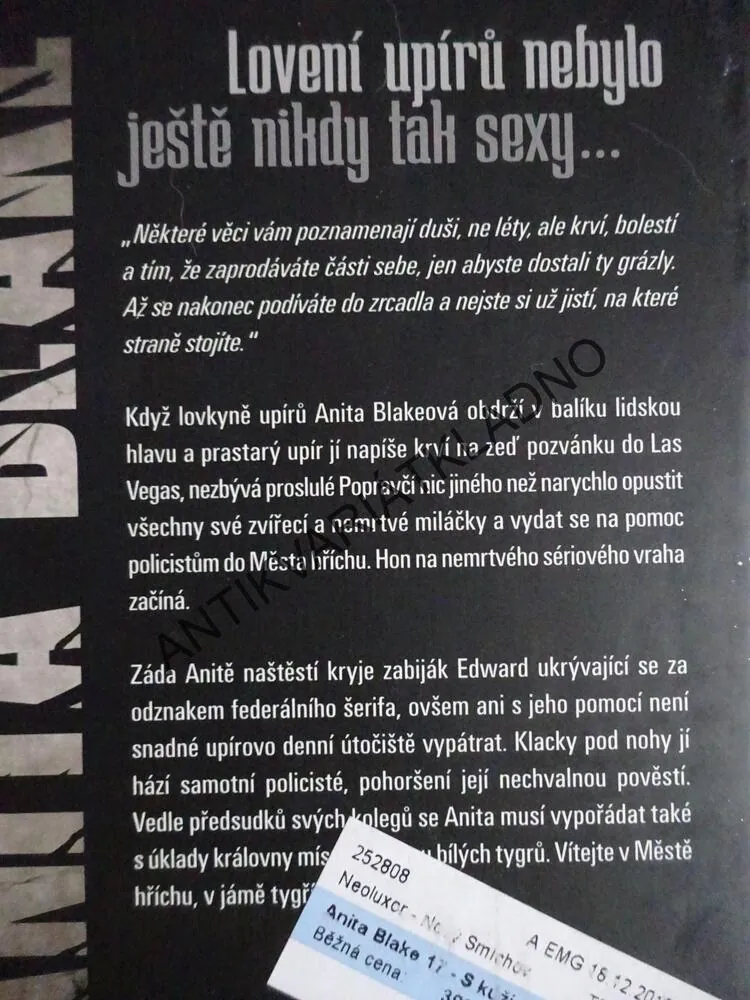 S KŮŽÍ NA TRH, ANITA BLAKE, LAURELL K. HAMILOTONOVÁ, **an