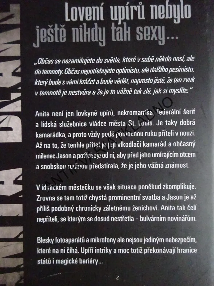 TEMNÁ KREV, ANITA BLAKE, LAURELL K. HAMILOTONOVÁ, **an