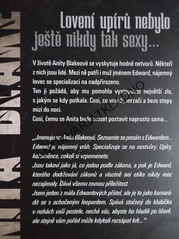 OBSIDIÁNOVÝ MOTÝL, ANITA BLAKE, LAURELL K. HAMILOTONOVÁ, **an