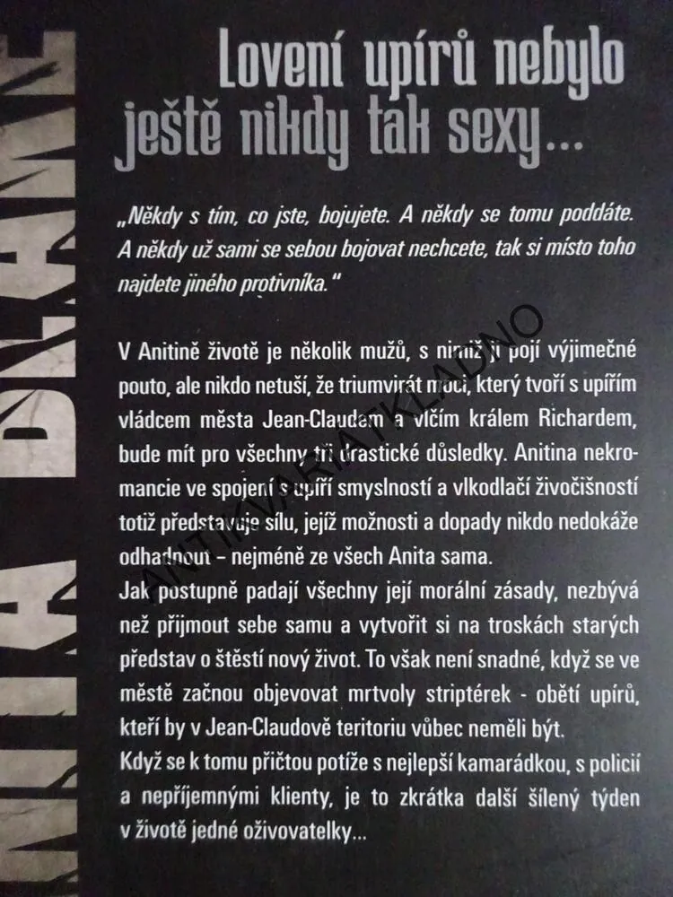 INKUBOVY SNY, ANITA BLAKE, LAURELL K. HAMILOTONOVÁ, **an