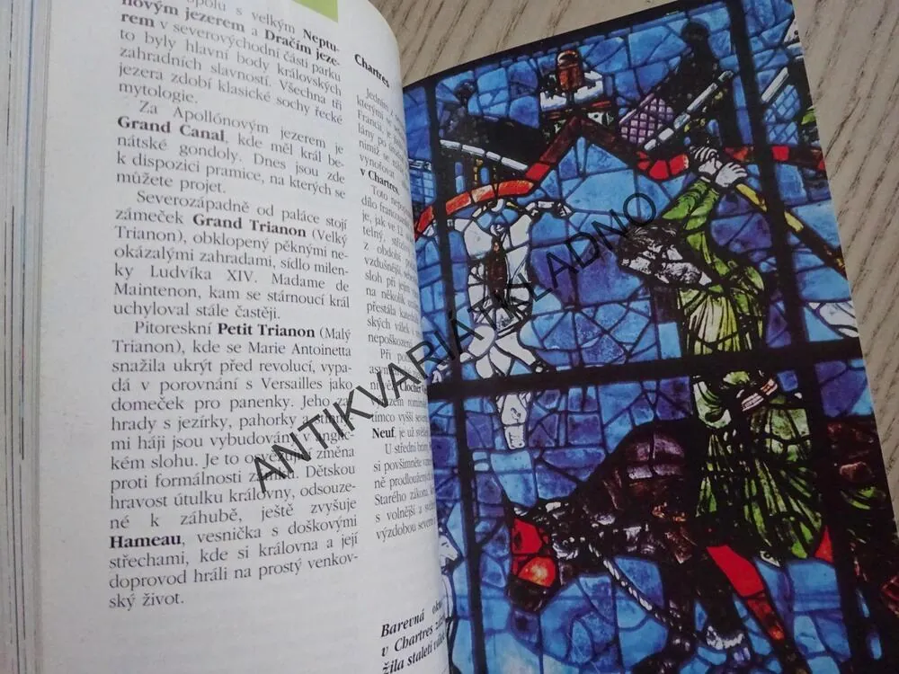 FRANCIE, KAPESNÍ PRŮVODCE, BERLITZ, **an
