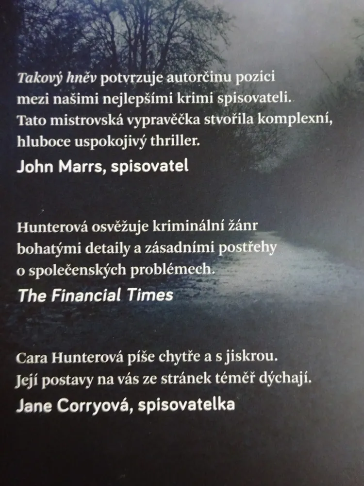 TAKOVÝ HNĚV, CARA HUNTEROVÁ, **an