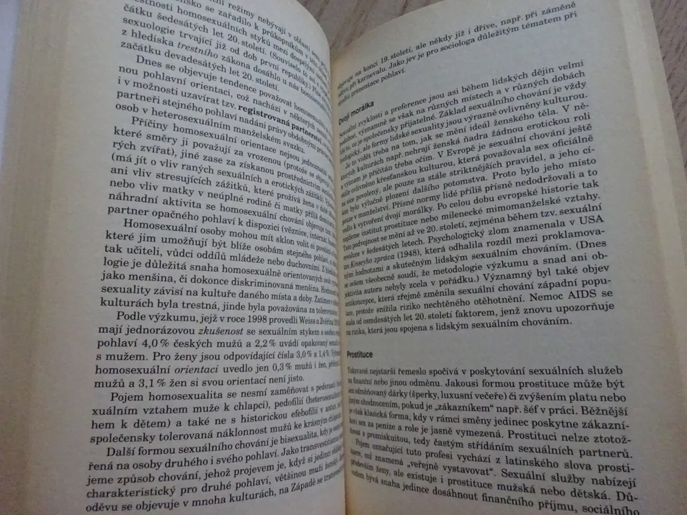 ÚVOD DO SOCIOLOGIE, JAN JANDOUREK, **an