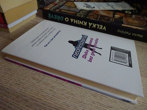 NEOHROŽENÁ, POLIBEK, FRANCINE PASCALOVÁ, **an