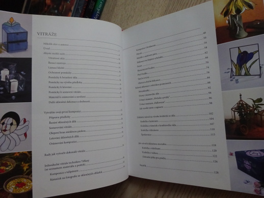KOUZELNÉ VITRÁŽE, VICKI PAYNEOVÁ, **an