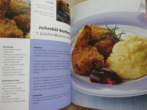 VAŘÍME S CHUTÍ, NÁPADITÁ KUCHAŘKA, **an