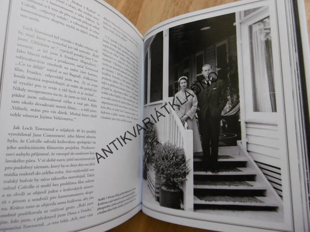 THE CROWN, PODROBNÁ HISTORIE,ROBERT LACEY,