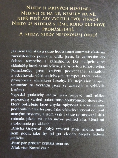 PROROK, AMANDA STEVENSOVÁ, **an