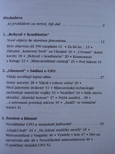 UFO, A PŘECE LÉTAJÍ, HARTWIG HAUSDORF, **an