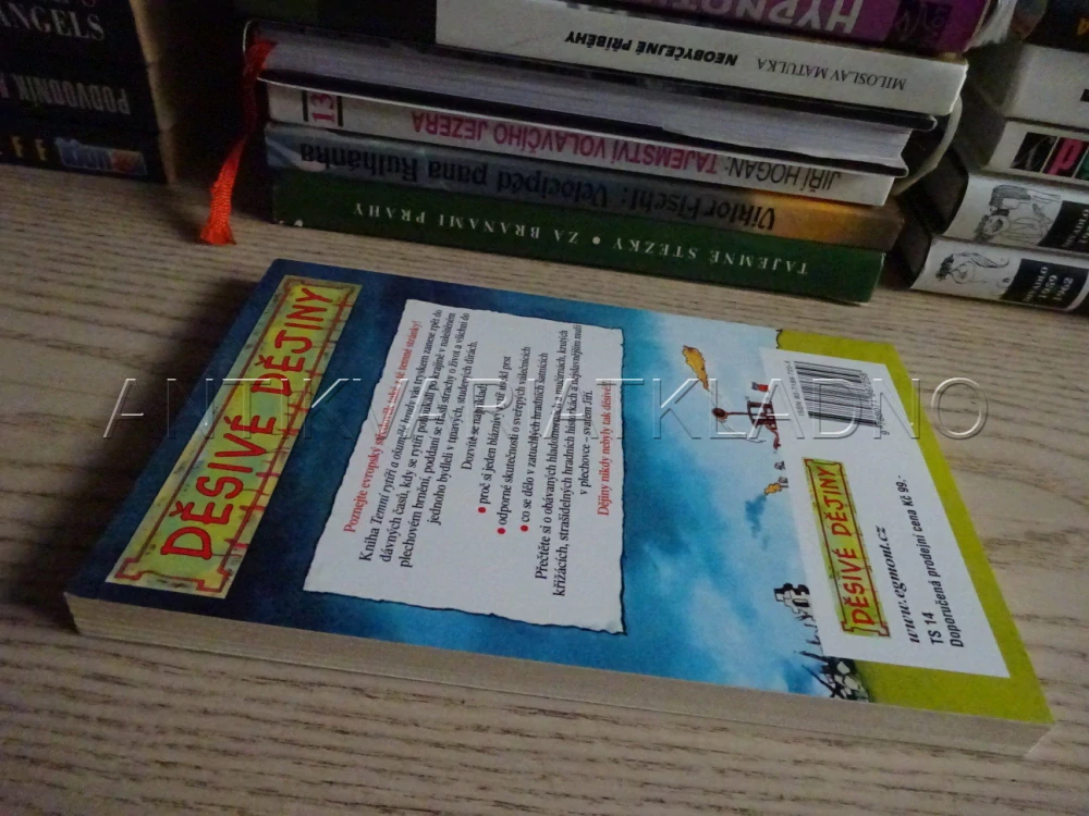 TEMNÍ RYTÍŘI A OŠUMĚLÉ HRADY, TERRY DEARY, PHILIP REEVE, **an