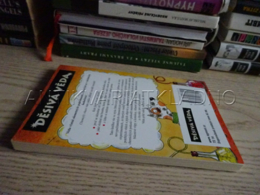 CHEMICKÝ CHAOS, NICK ARNOLD, **an