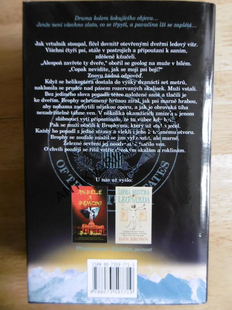 PAVUČINA LŽÍ, DAN BROWN,**an
