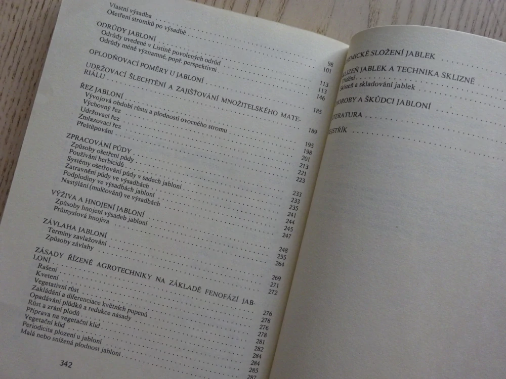 PĚSTOVÁNÍ JABLONÍ, A. DVOŘÁK, **an