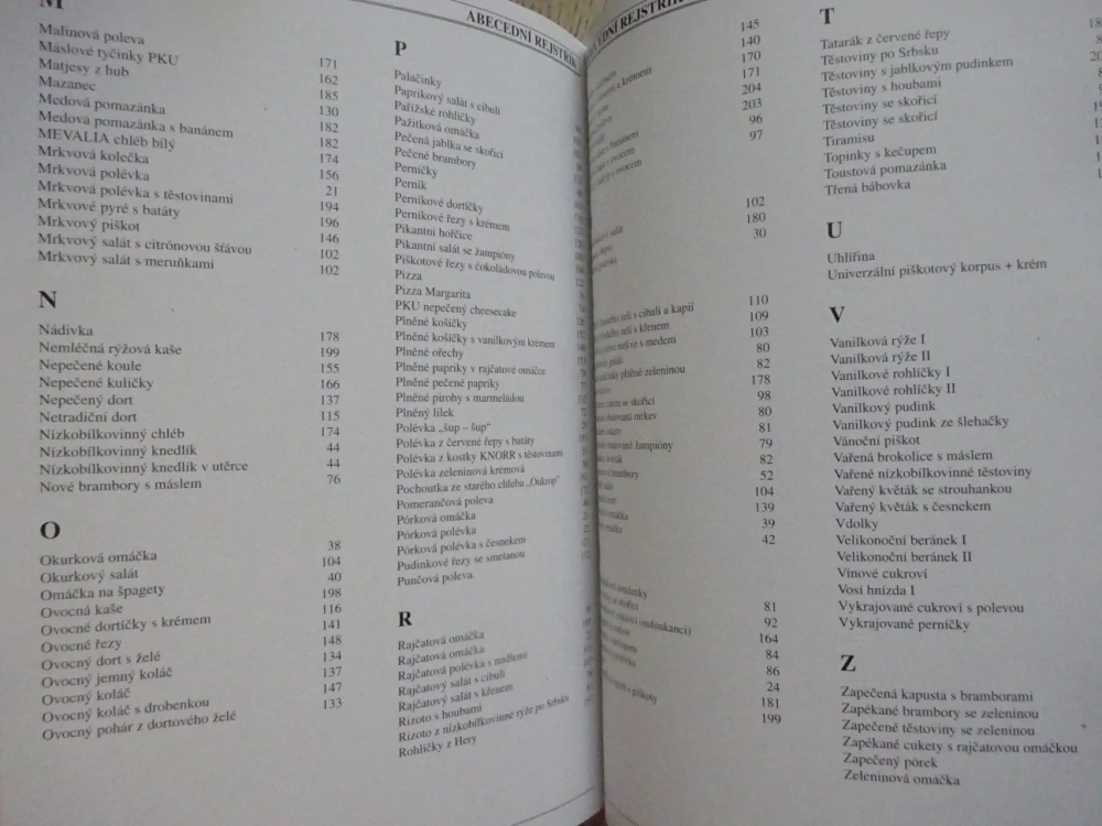 VAŘÍME ZDRAVĚ A CHUTNĚ PRO FENYLKETONURIKY, KOMÁRKOVÁ, NÁGLOVÁ, **an