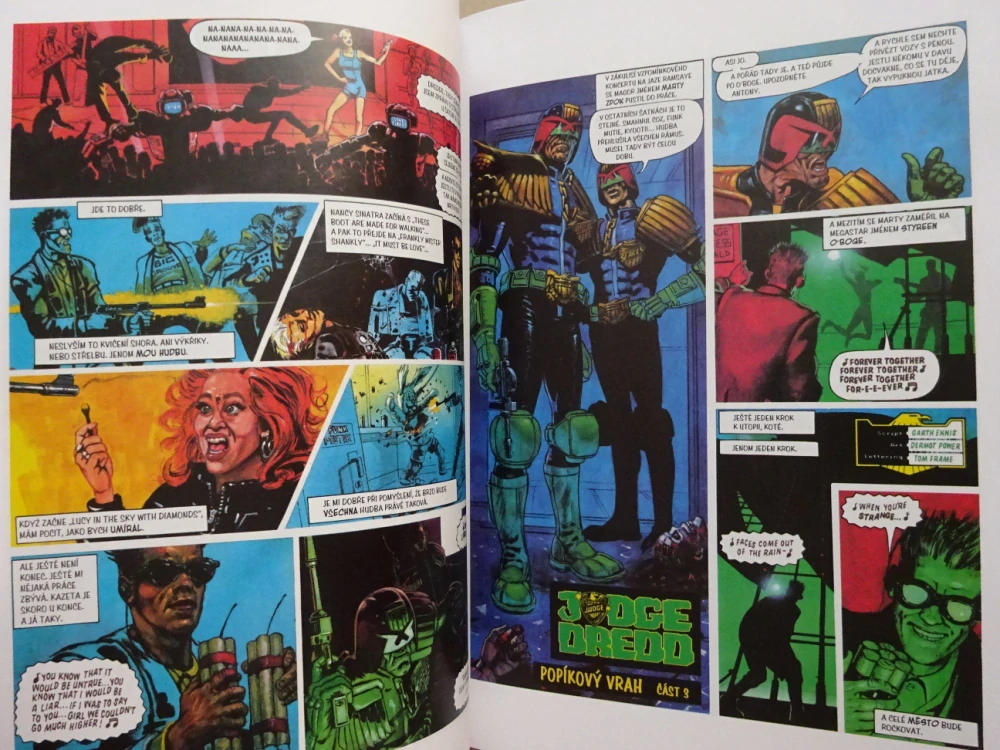 KOMIKS CREW 2, 28/2010, SOUDCE DREDD, SINISTER A DEXTER, ZLATÉ SLZY