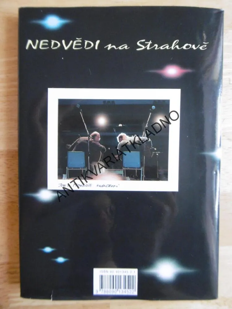 NEDVĚDI NA STRAHOVĚ, PETR NOVOTNÝ, **an