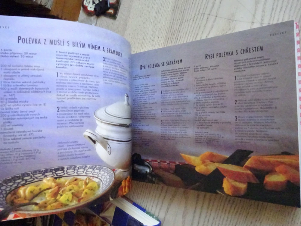 RECEPTY PRO JEDEN HRNEC Z CELÉHO SVĚTA, **an