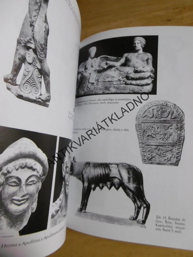 ETRUSKOVÉ, JINÍ NEŽ VŠECHNY OSTATNÍ NÁRODY, JAN BOUZEK