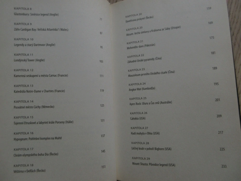 TAJEMSTVÍ POSVÁTNÝCH MÍST, NEVYSVĚTLITELNÉ JEVY A ÚKAZY, BRIAN HAUGHTON, **an