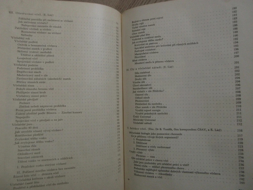 VČELAŘSTVÍ, B. TOMŠÍK, E. LISÝ, J. SVOBODA, J. HEJTMÁNEK, **an