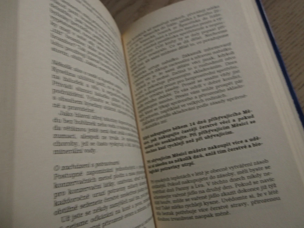 MAGICKÁ MOC LUNY - VÝŽIVA A PÉČE O TĚLO V SOULADU S LUNÁRNÍMI A PŘÍRODNÍMI RYTMY, JOHANNA PAUNGGEROVÁ, THOMAS POPPE, **an