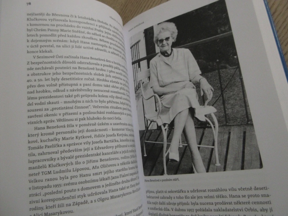 PO BOKU ŠESTATŘICETI MANŽELEK NAŠICH PREMIÉRŮ (1918-2018), PETR ZÍDEK, **an