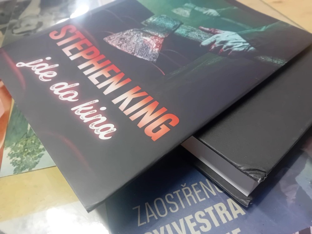 STEPHEN KING JDE DO KINA, STEPHEN KING, **an
