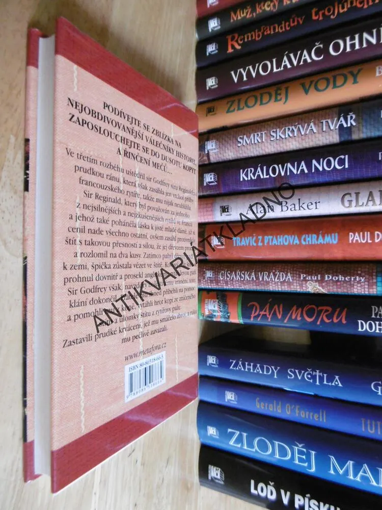 RYTÍŘ, ALAN BAKER, **an