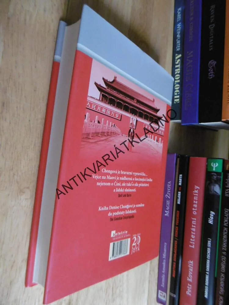 VEJCE NA MAOVI, DENISE CHONGOVÁ, MAO CE TUNG