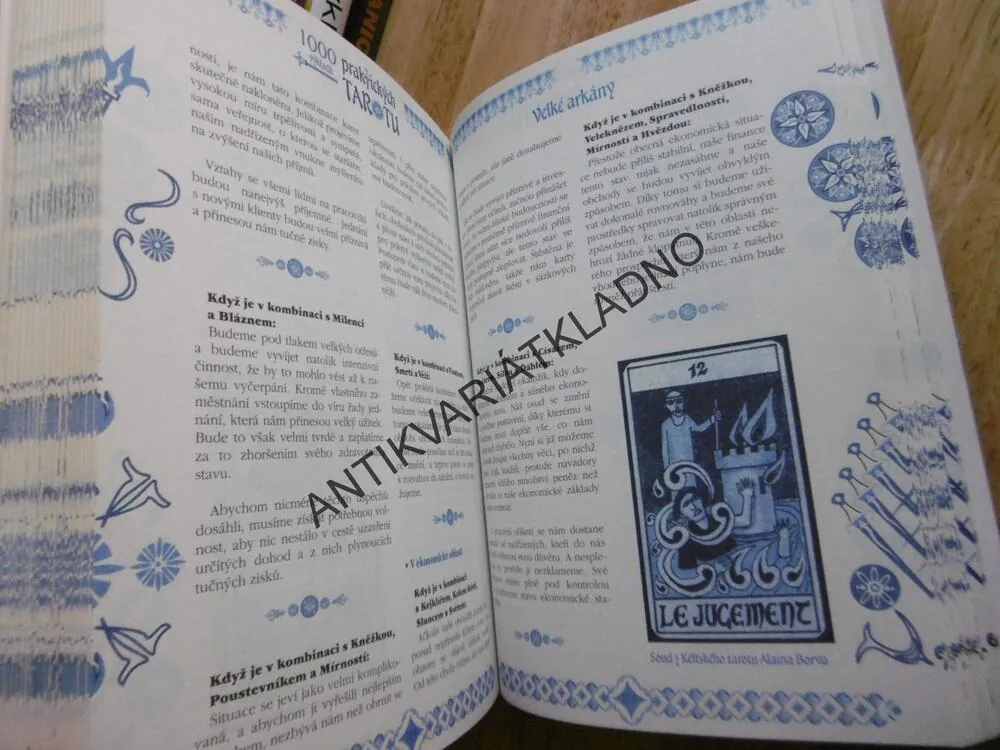 1000 PRAKTICKÝCH VÝKLADŮ TAROTU