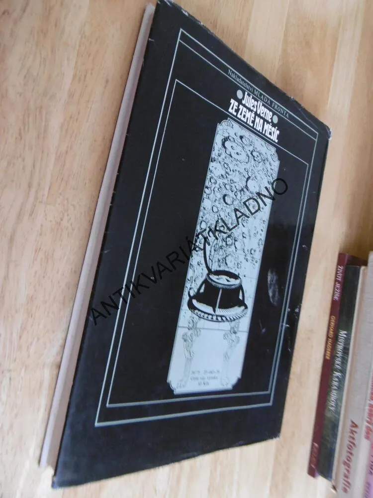 ZE ZEMĚ NA MĚSÍC, JULES VERNE, VLADIMÍR NOVÁK, 1979