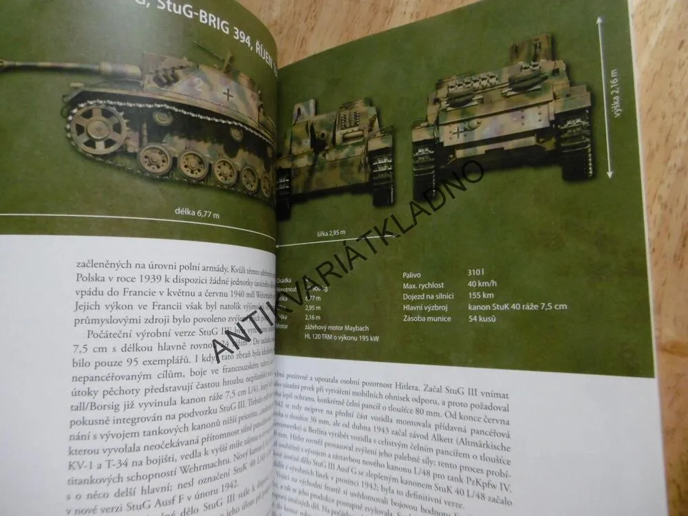 STÍHAČ TANKŮ M10 VS ÚTOČNÉ DĚLO STUG III, NĚMECKO 1944, ZALOGA, **an