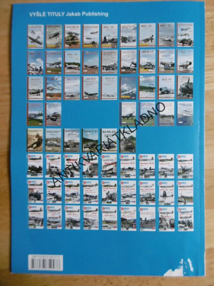 AERO 27, SPITFIRE A CURTISS P-40 V SSSR, LETADLO,