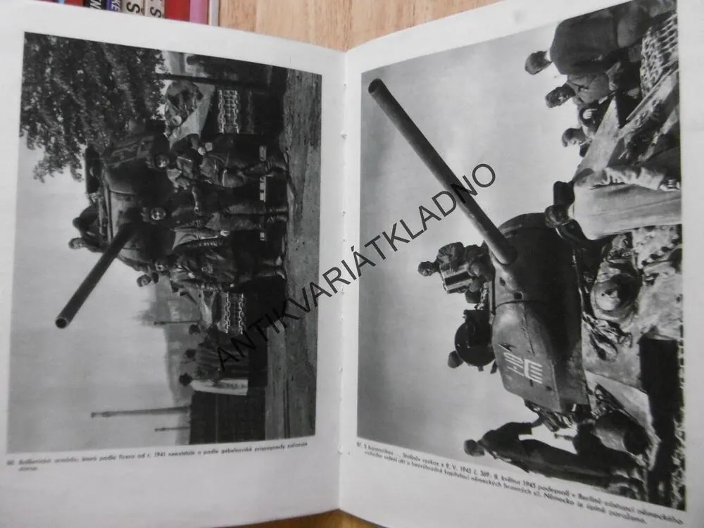 SRDCE PRAHY V PLAMENECH, 106 FOTOGRAFIÍ OLDŘICH SMOLA, KAREL DOSKOČIL
