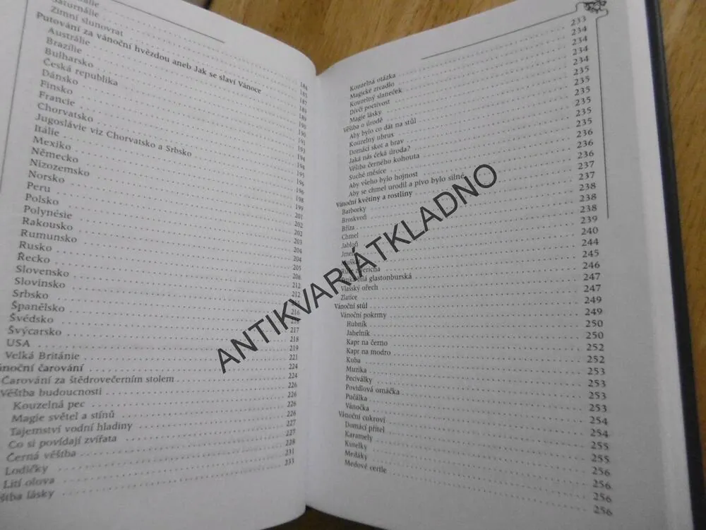 MALÁ ENCYKLOPEDIE VÁNOC, VALBURGA VAVŘINOVÁ, **an