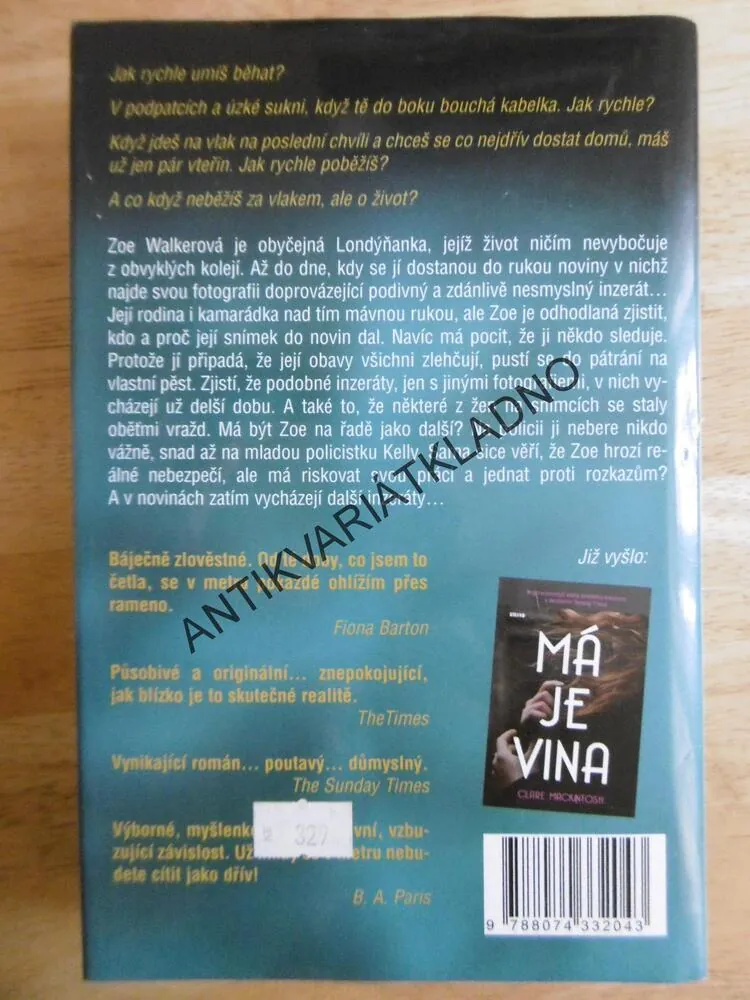 NĚKDO TĚ VIDÍ, CLARE MACKINTOSH **an