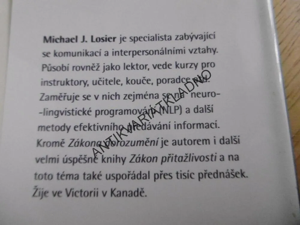 ZÁKON DOROZUMĚNÍ, MICHAEL J. LOSIER, **an