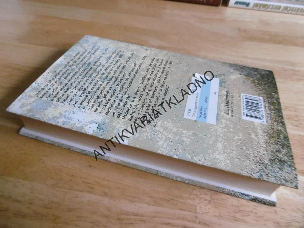 POUTO KRVE, KITTY SEWELLOVÁ, **an