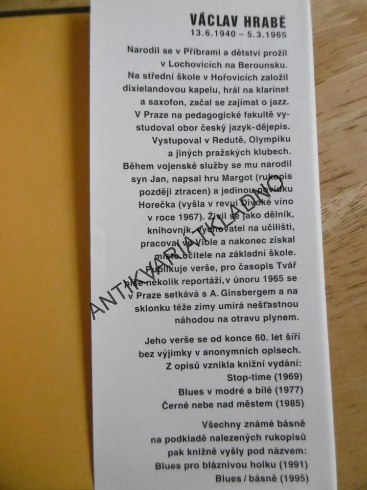 BLUES PRO BLÁZNIVOU HOLKU A JINÉ BÁSNĚ, VÁCLAV HRABĚ, **an