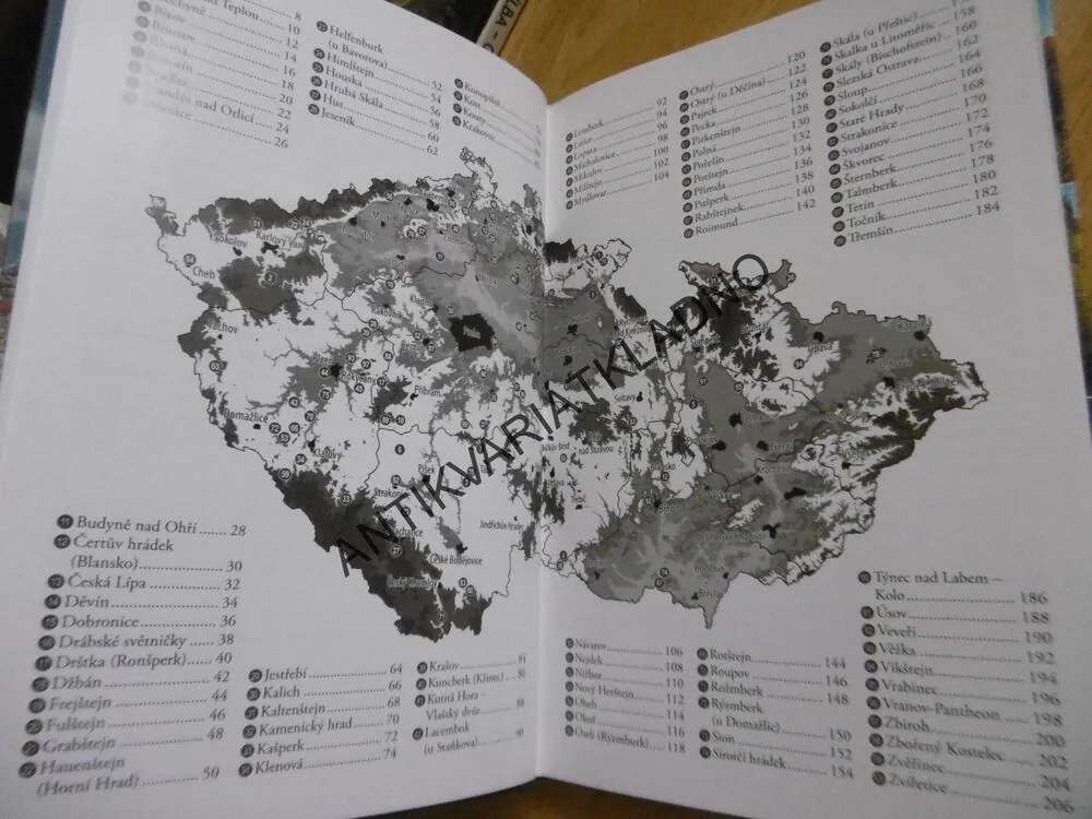 HRADY A JEJICH ZÁHADY, PETR DAVID, SOUKUP, **an