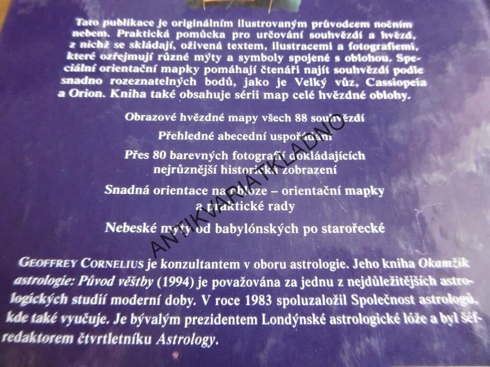 PRŮVODCE NOČNÍ OBLOHOU, GEOFFREY CORNELIUS, **an