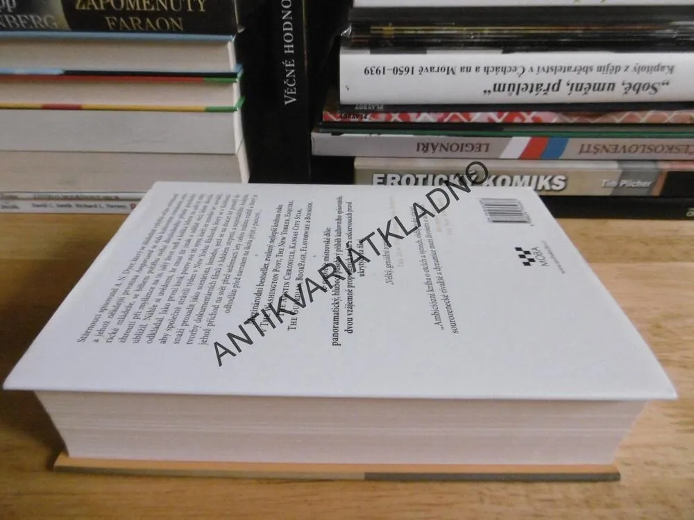 DAVID GILBERT A SYNOVÉ, **an