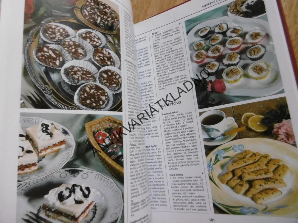 VELKÁ BAREVNÁ HRNÍČKOVÁ KUCHAŘKA, PONCOVÁ, HORECKÝ, **an