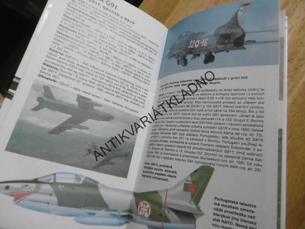 BOJOVÁ LETADLA NATO, ILUSTROVANÝ PRŮVODCE, BILL GUNSTON, **an