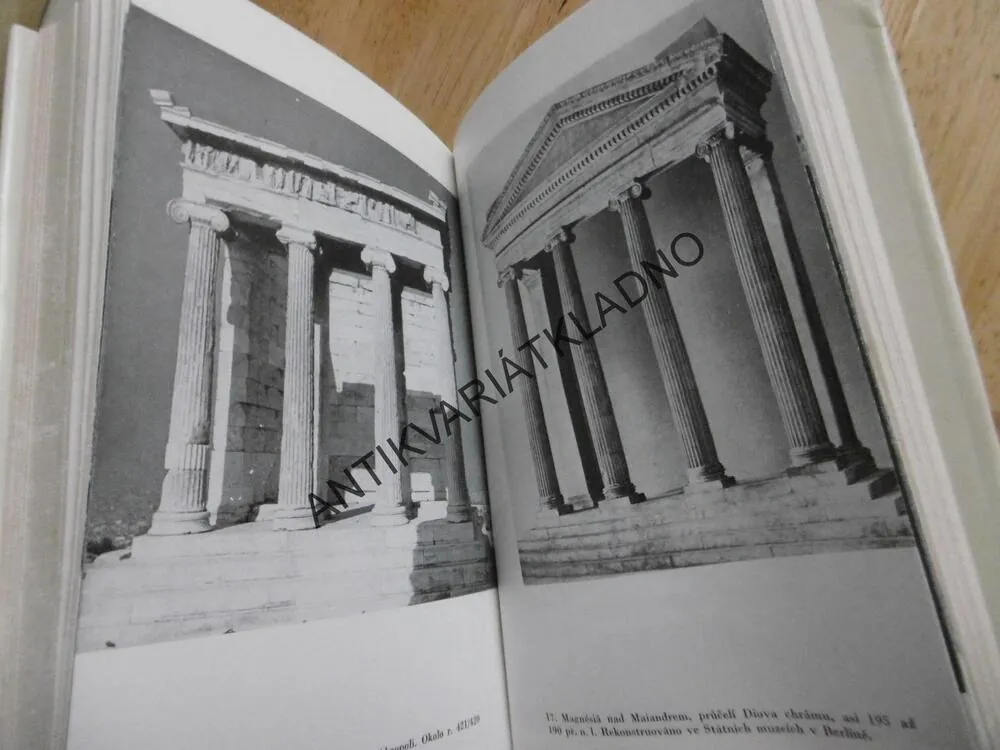 VITRUVIUS, DESET KNIH O ARCHITEKTUŘE, **an