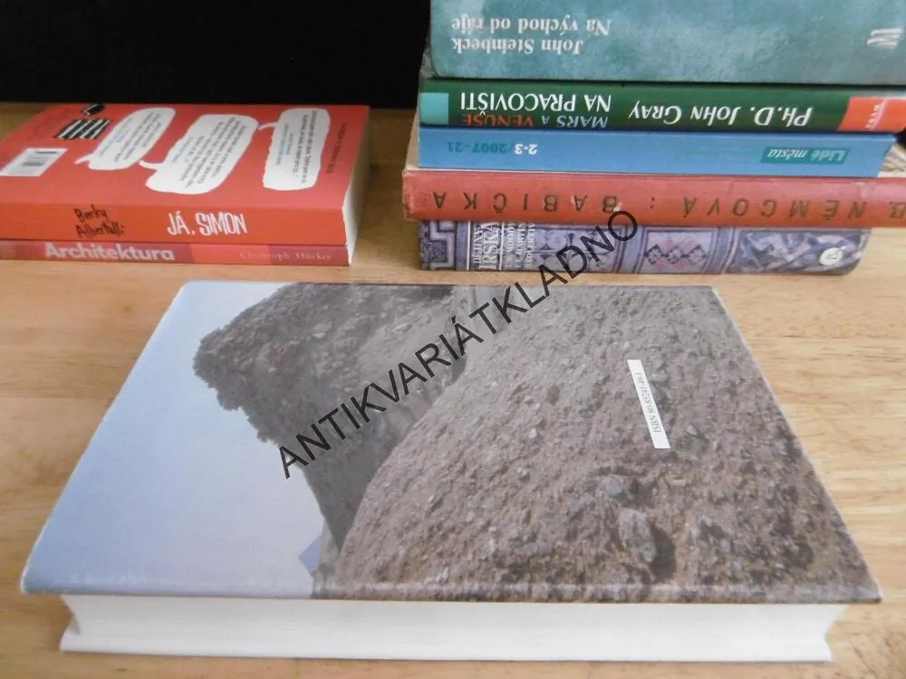 V ZEMI SFING A PYRAMID, M.BIČ, **an
