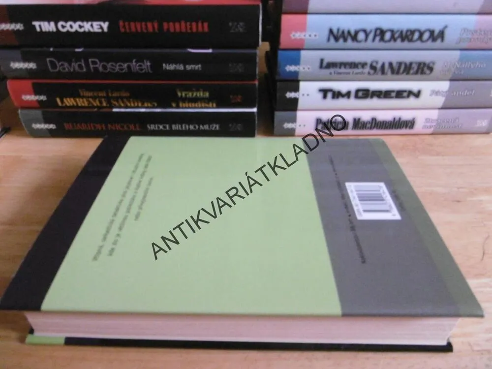 NAOSTRO, CARL HIAASEN, **an